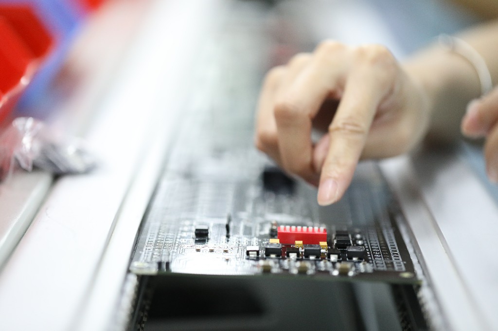 DIP插件加工在PCBA代工中有什么作用？DIP插件加工的不